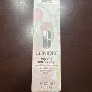 Clinique Beyond Perfecting Foundation + Concealer